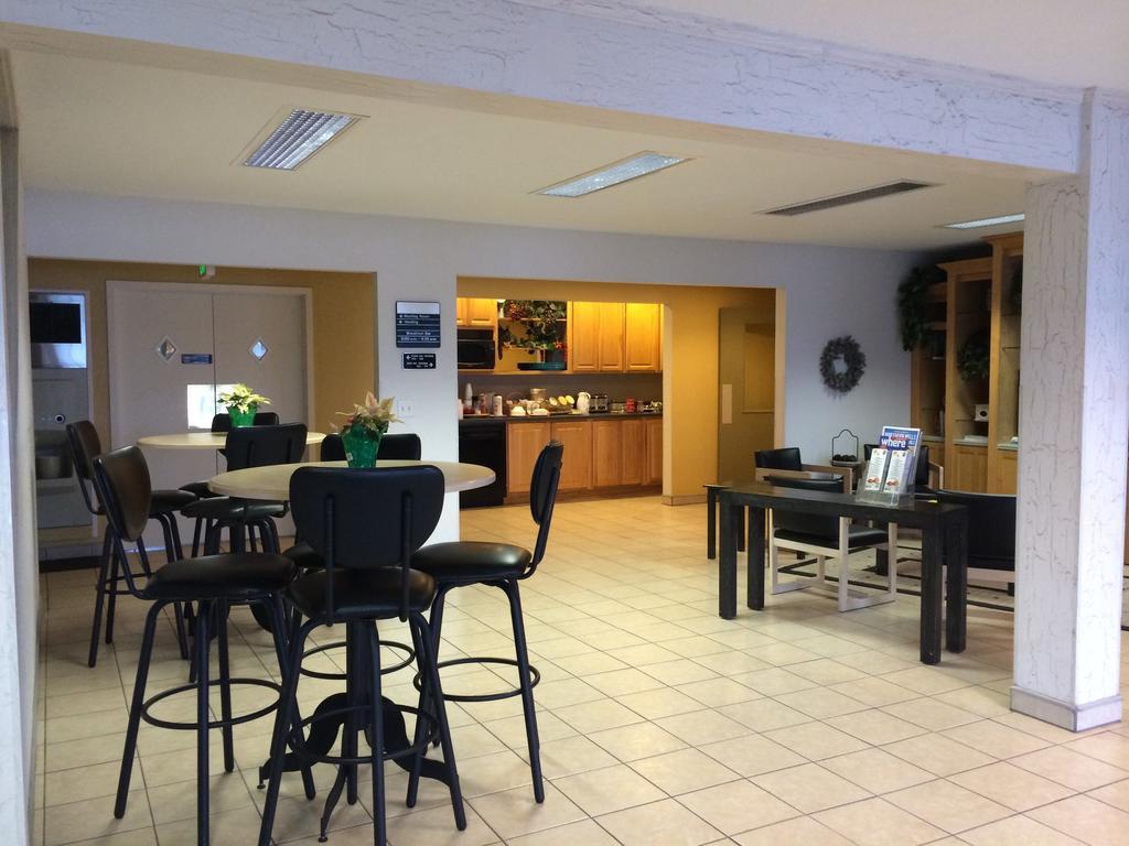 Americas Best Value Inn & Suites - Bluffton Exteriör bild