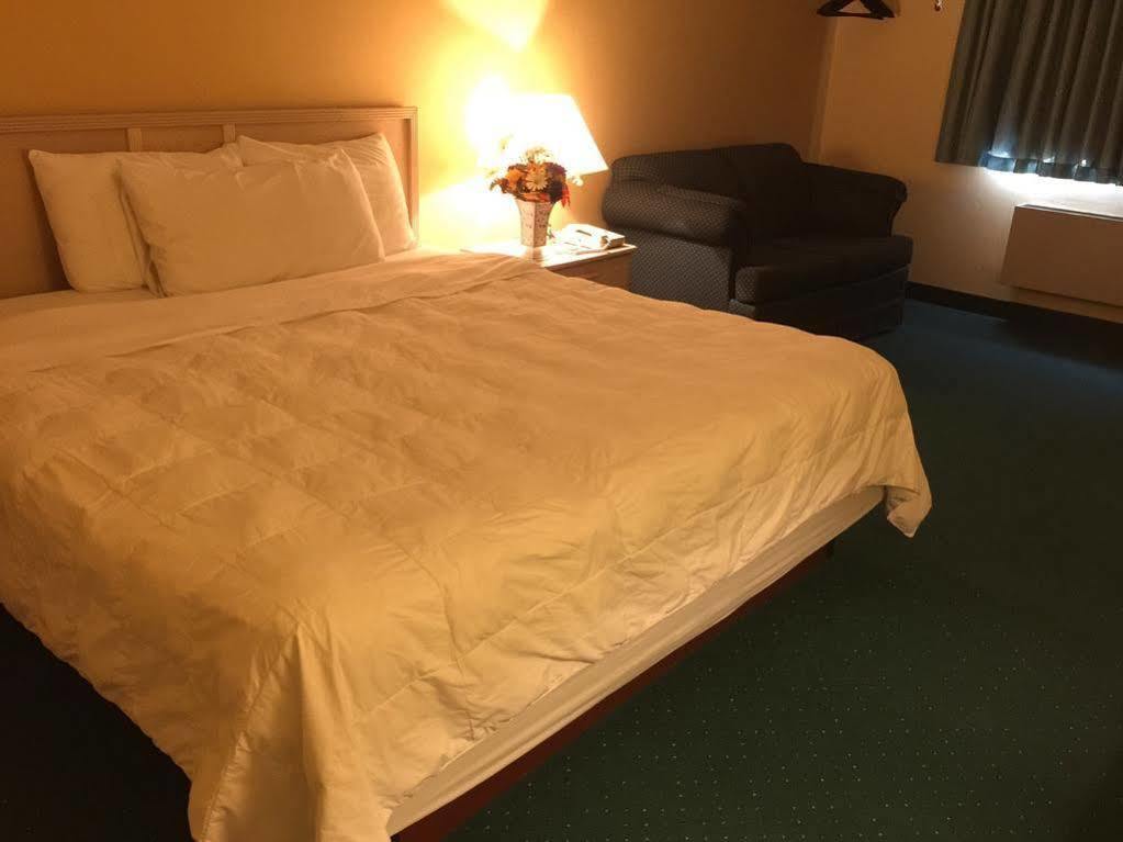 Americas Best Value Inn & Suites - Bluffton Exteriör bild