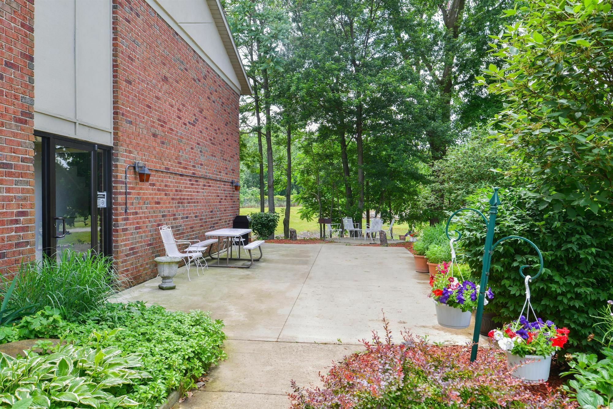 Americas Best Value Inn & Suites - Bluffton Exteriör bild